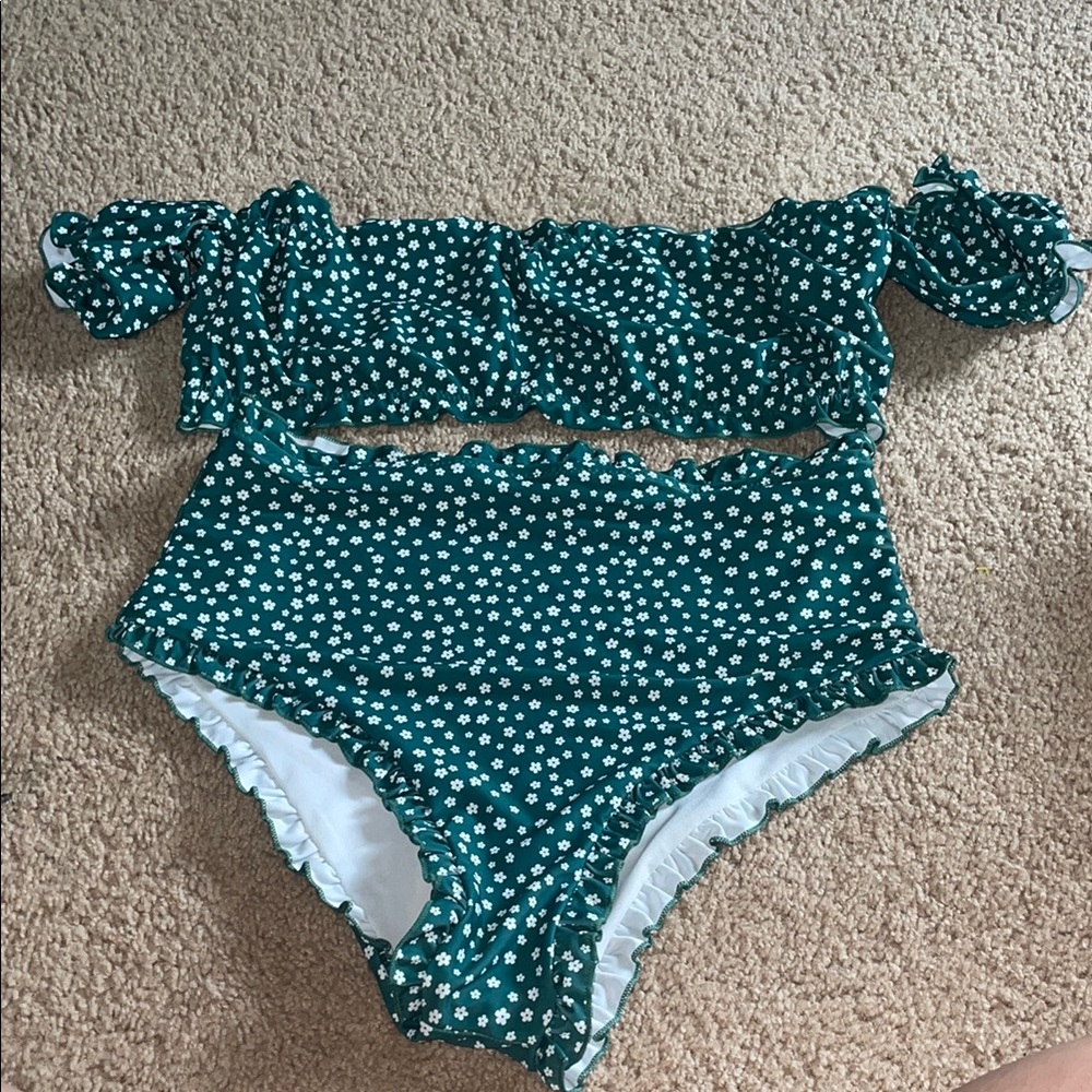 SHEIN green and white Floral Ruffled Bikini Set size medium high waisted - Picture 2 of 9
